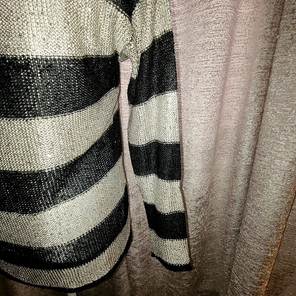 Beautiful Boston Proper Cold Shoulder Sweater - Picture 4 of 8